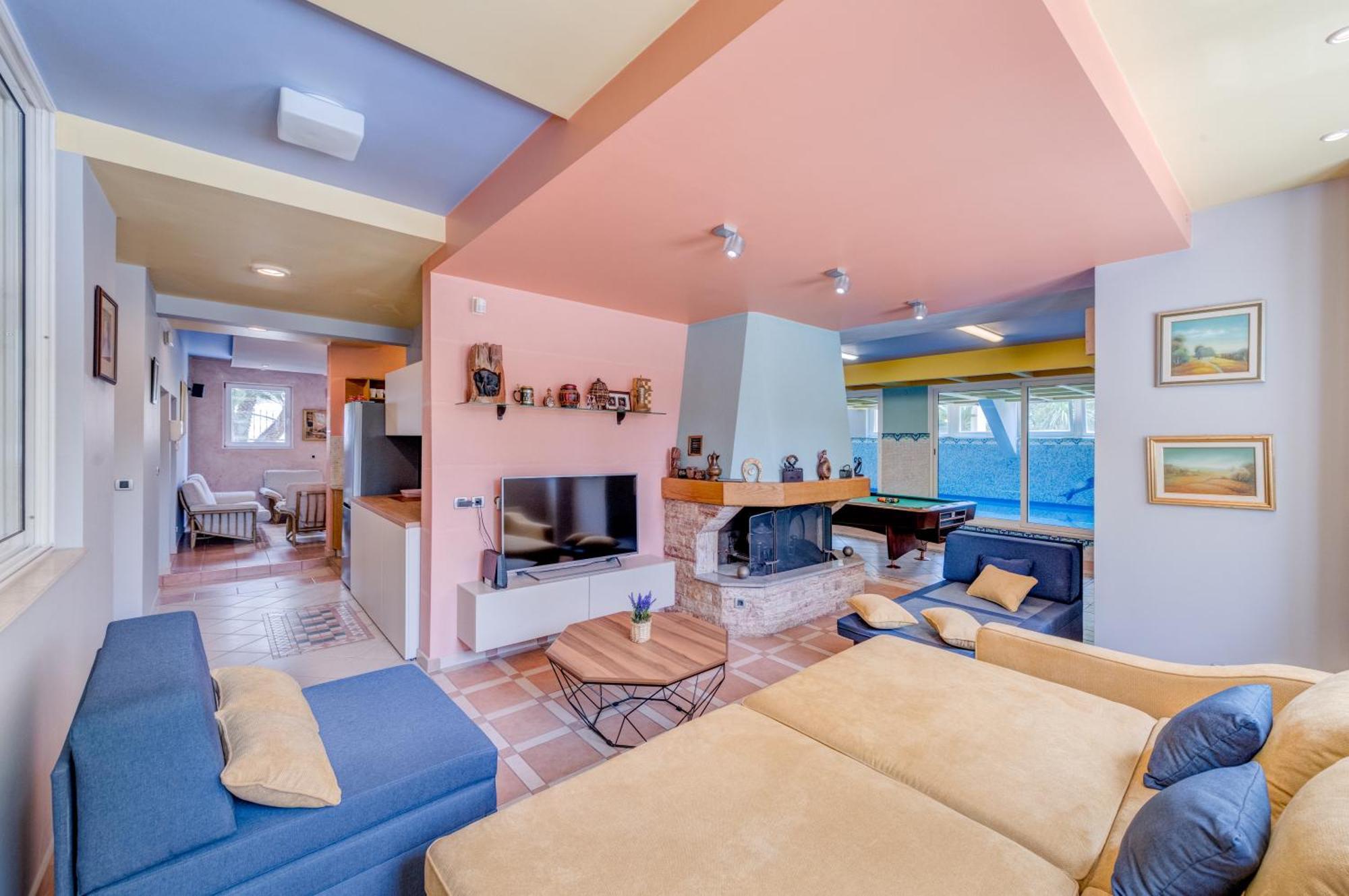 Blue Dolphin Apartment - Private Indoor Pool, Jacuzzi, Garden Split Extérieur photo