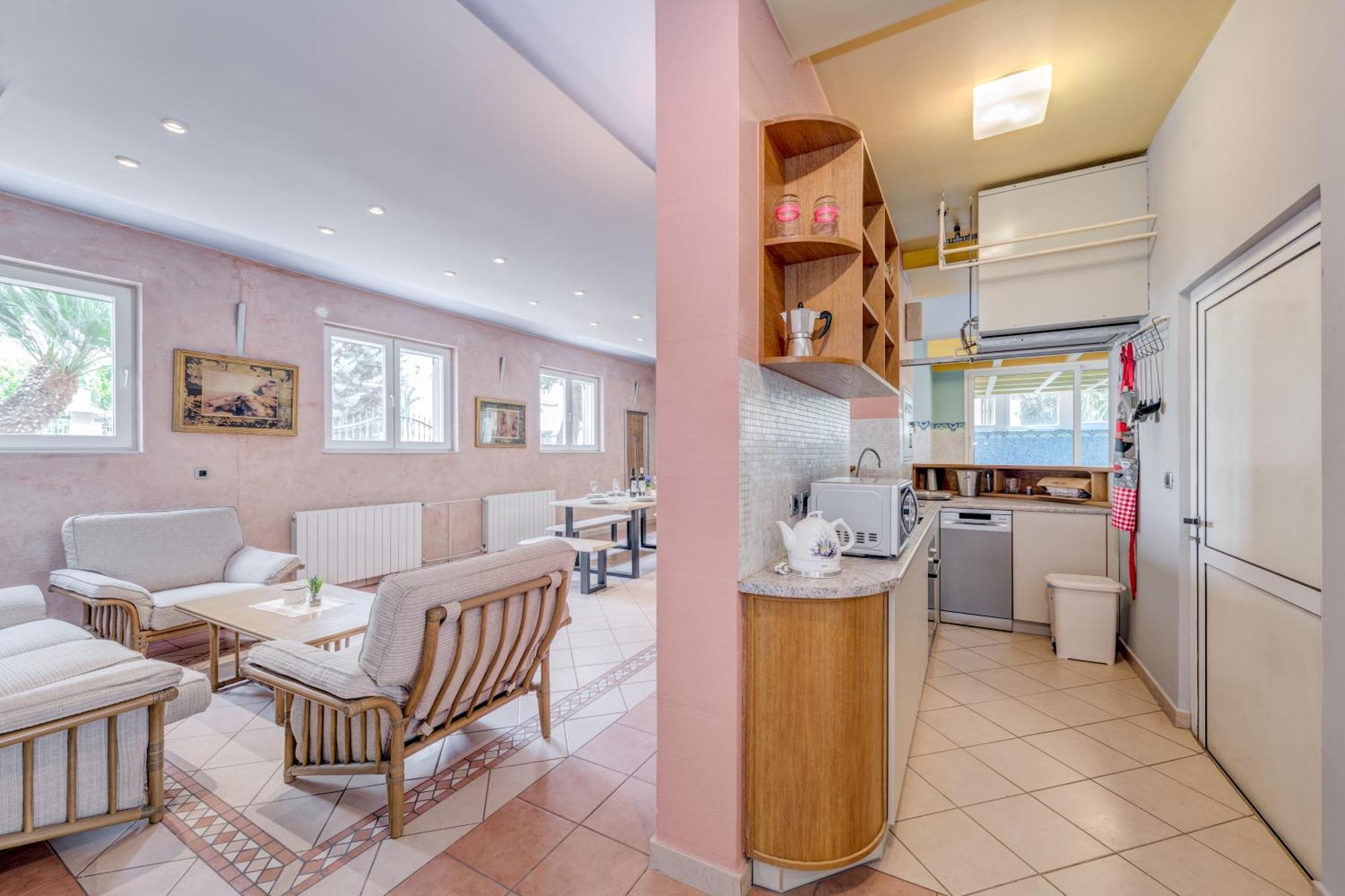 Blue Dolphin Apartment - Private Indoor Pool, Jacuzzi, Garden Split Extérieur photo