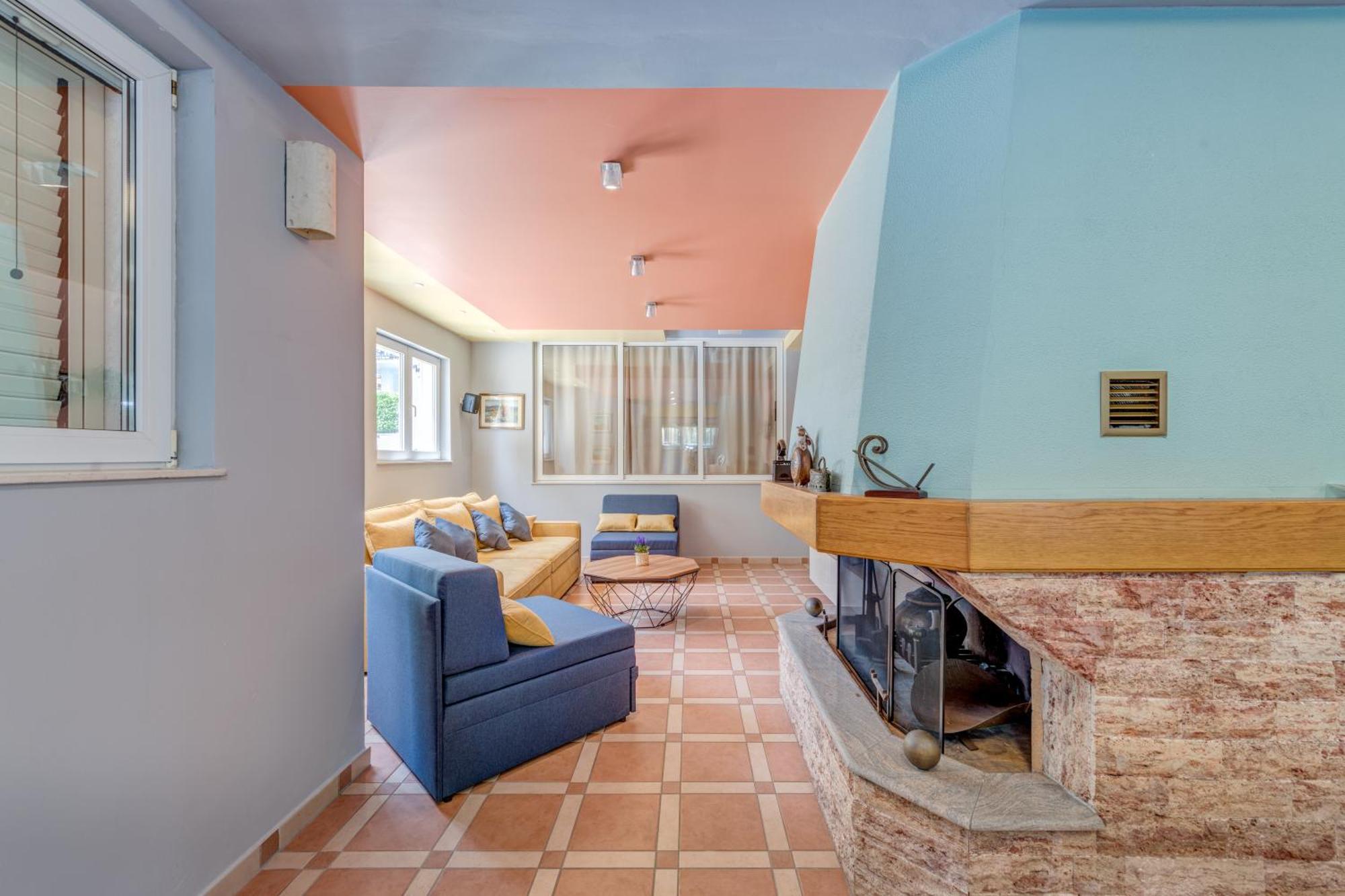 Blue Dolphin Apartment - Private Indoor Pool, Jacuzzi, Garden Split Extérieur photo