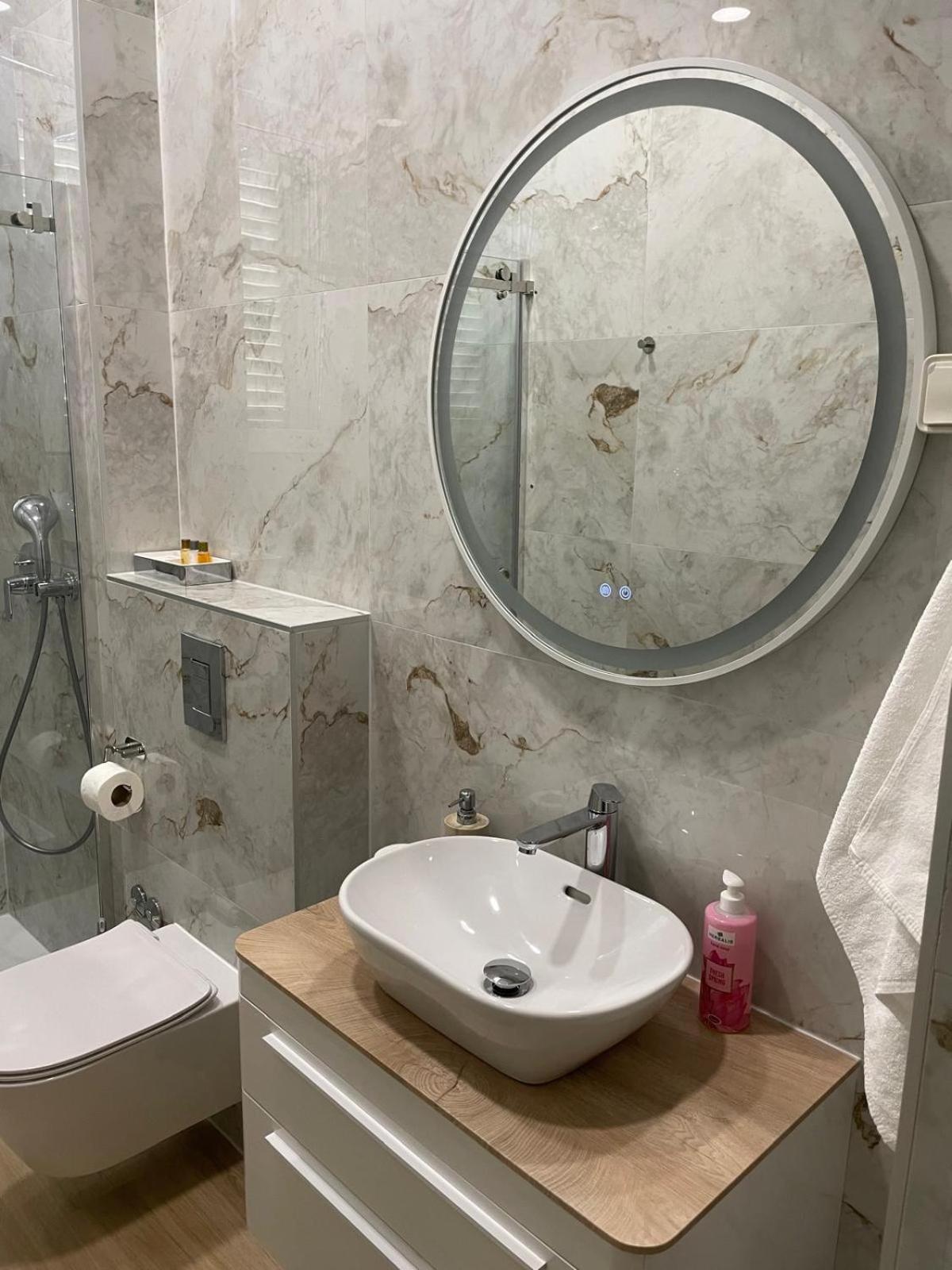 Blue Dolphin Apartment - Private Indoor Pool, Jacuzzi, Garden Split Extérieur photo